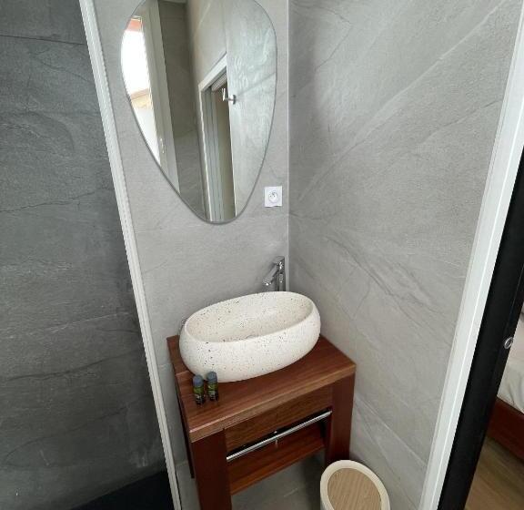 기본룸, L'oustaou De Porquerolles