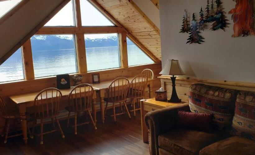 آپارتمان 3 خوابه, Resurrection Lodge On The Bay