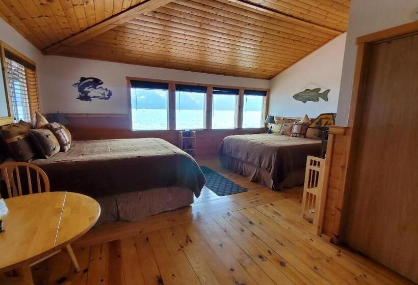 اتاق سوپریور خانوادگی, Resurrection Lodge On The Bay