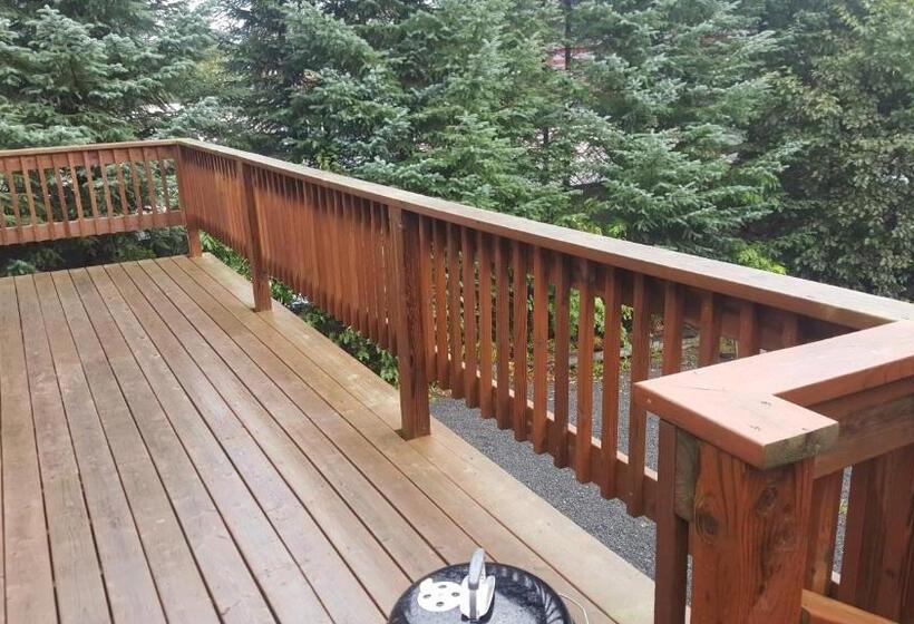 اتاق لوکس, Resurrection Lodge On The Bay