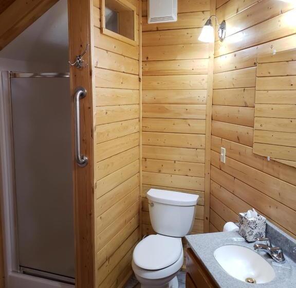 بانگلوی استاندارد, Resurrection Lodge On The Bay