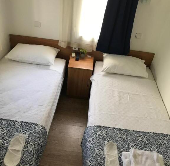 اتاق استاندارد, Tay Pansiyon