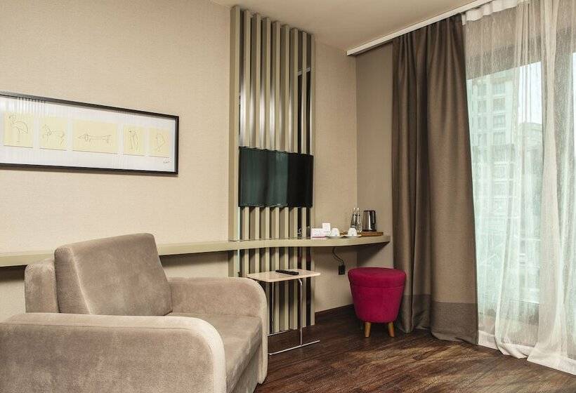 デラックスルーム, The City Suites