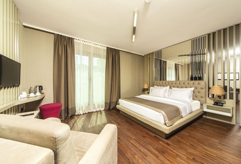 デラックスルーム, The City Suites