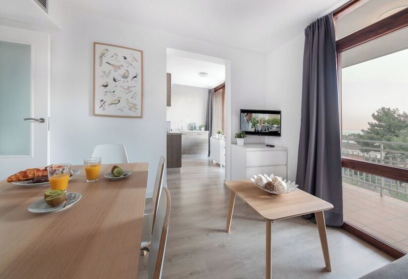 Superior 2-bedroom flat with sea view, Agaró Cambrils Apartments