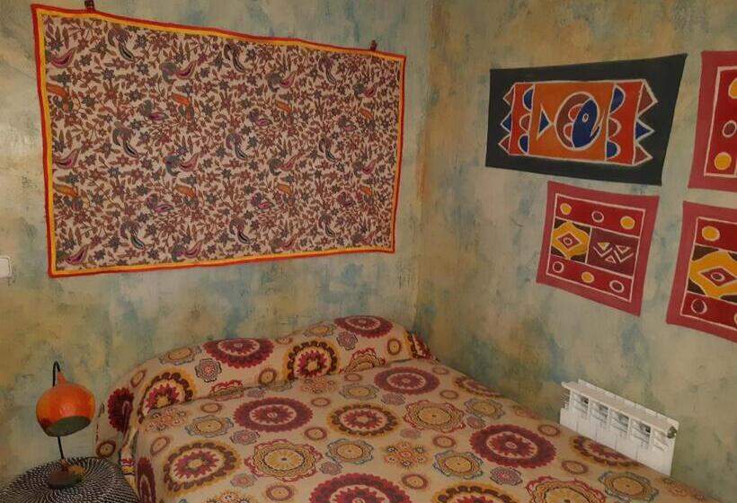 اتاق اکونومی, Hostal Artistic B&b