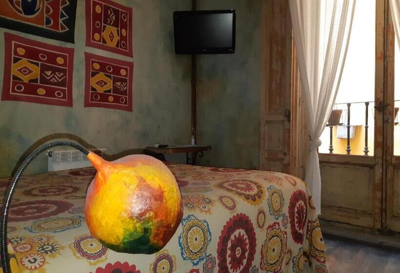 اتاق اکونومی, Hostal Artistic B&b