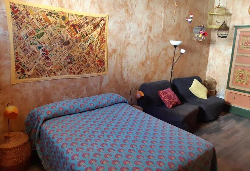 اتاق استاندارد, Hostal Artistic B&b