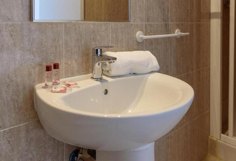 Четырехместный Номер Стандарт, Hostal Boutique Beni