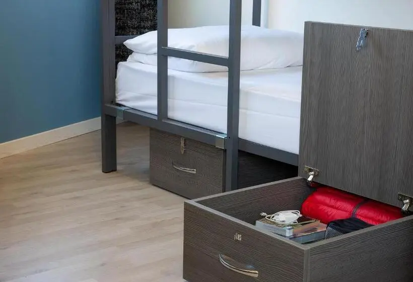 ルームシェアのワンベッド, Hostel La Pedriza