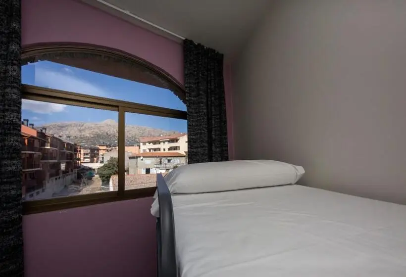 ルームシェアのワンベッド, Hostel La Pedriza