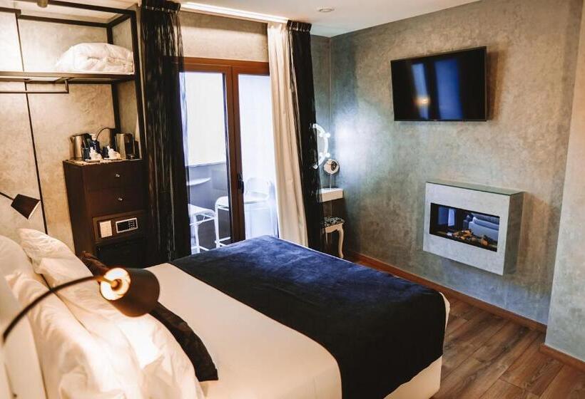 Номер Deluxe с Балконом, Mamma Mia Hotel Boutique   Only Adults