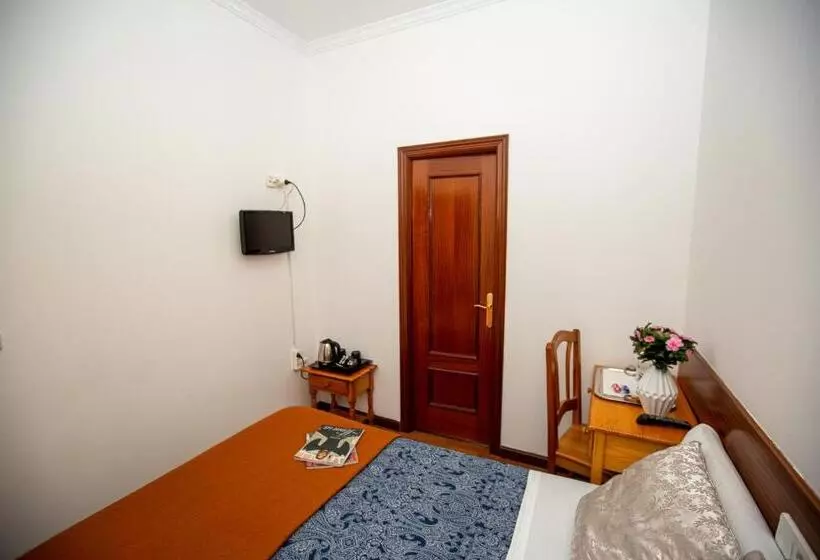 اتاق عادی اینتریور, New Go Inn