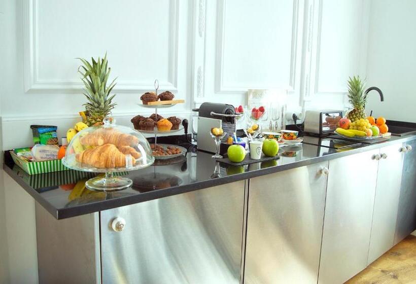 سوییت, Purple Dog Suites