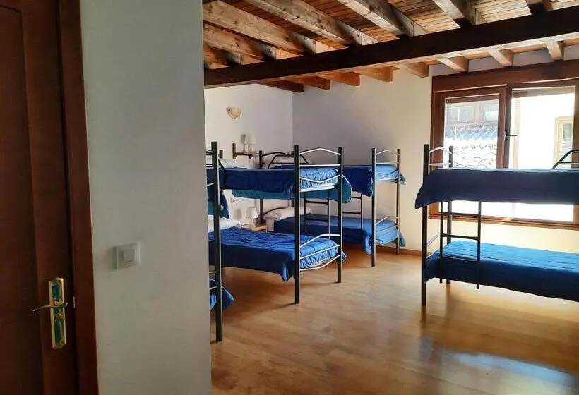 ルームシェアのワンベッド, La Casa De Mi Abuela