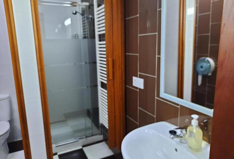 공동 객실, La Casa De Mi Abuela