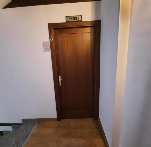 تختخواب در اتاق مشترک, La Casa De Mi Abuela