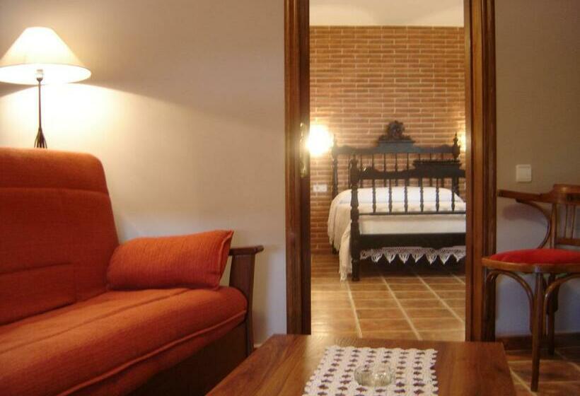 سوییت سوپریور, Hostal Casa Laure Y Mª Jose