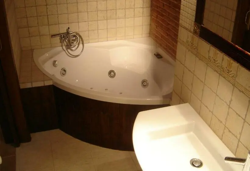 ハイドロマッサージバス付きスイート, Hostal Casa Laure Y Mª Jose