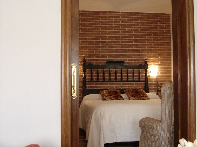 سوییت سوپریور, Hostal Casa Laure Y Mª Jose