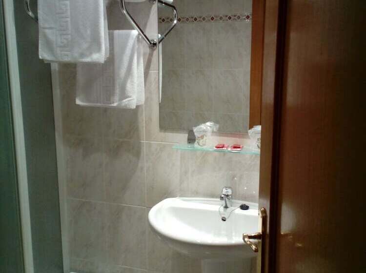 اتاق استاندارد, Hostal Lopez