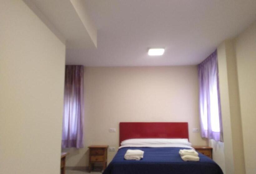 スタンダードルーム, Hostal Orly