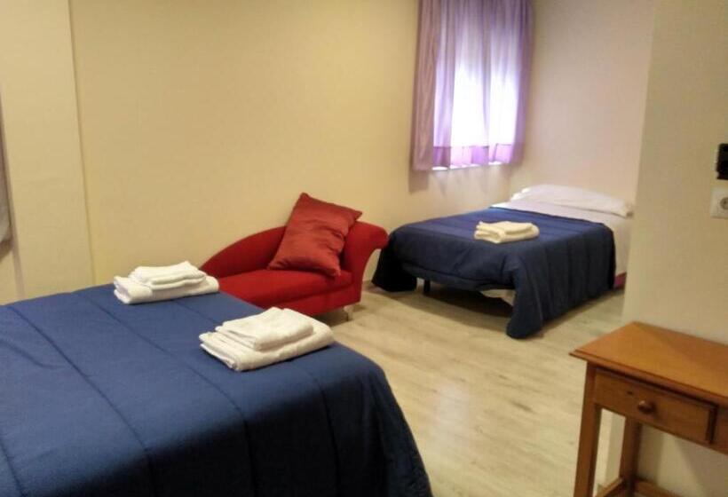 スタンダードルーム, Hostal Orly