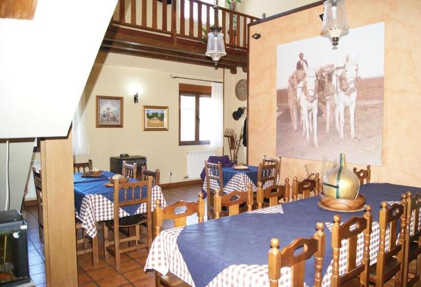 Quarto Triplo Estandar, Casa El Cura