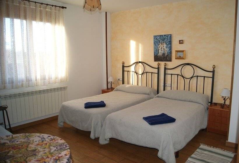 Quarto Triplo Estandar, Casa El Cura