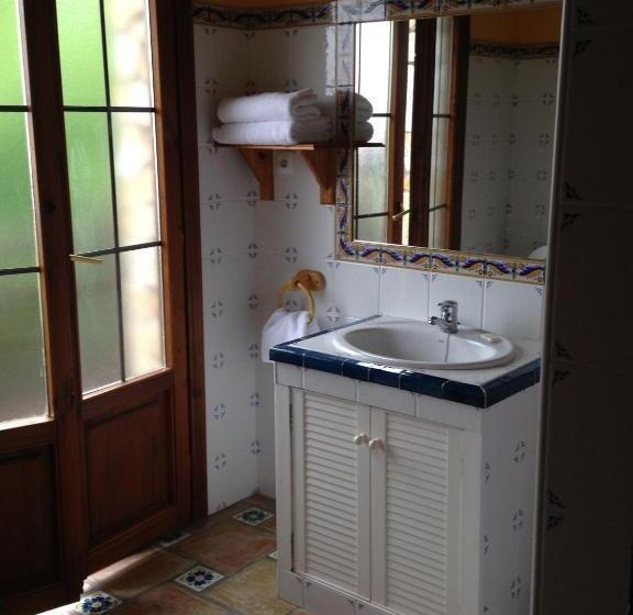 اتاق لوکس با بالکن, La Wave Surf House