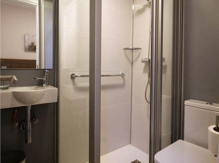 اتاق استاندارد سه نفره, Pensión San Martin