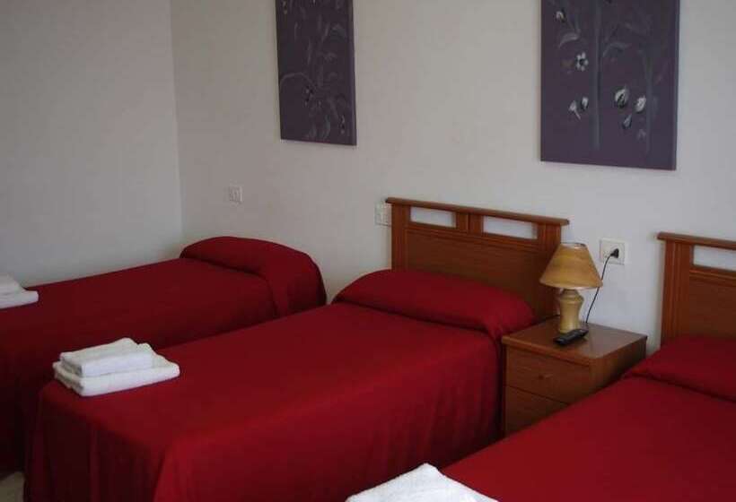 اتاق استاندارد سه نفره, Pension Casa Curro