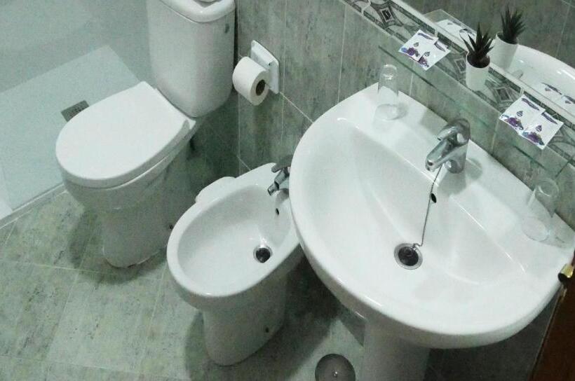 Номер Стандарт Трехместный, Hostal Al Andalus