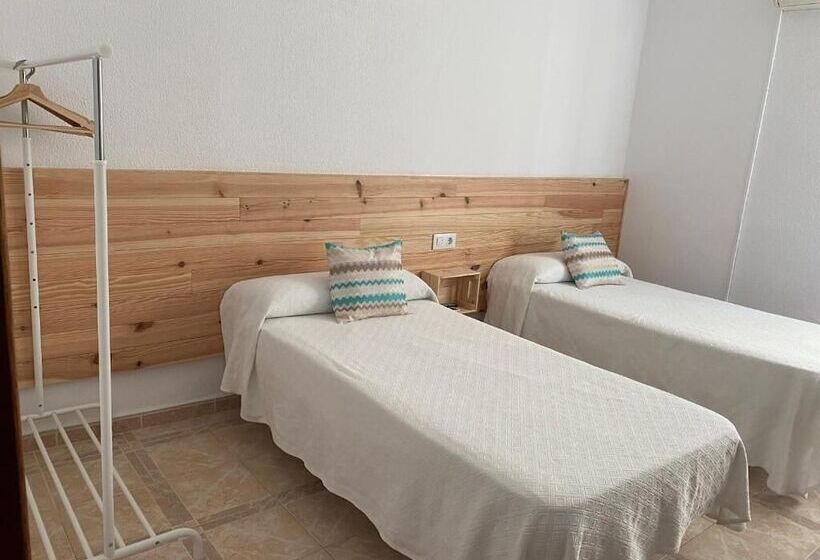 Quarto Estandar, Hostal Barbate