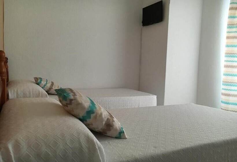 Quarto Estandar, Hostal Barbate
