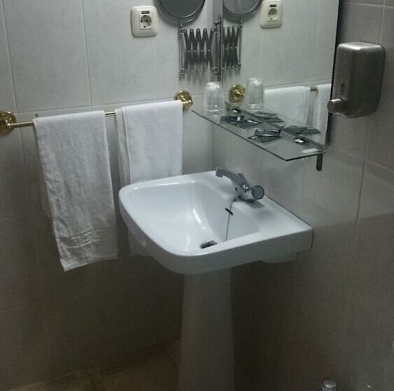 标准单人间, Hostal Barbate