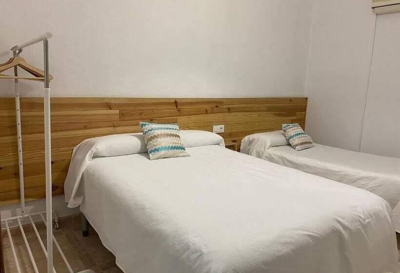 スタンダードトリプルルーム, Hostal Barbate