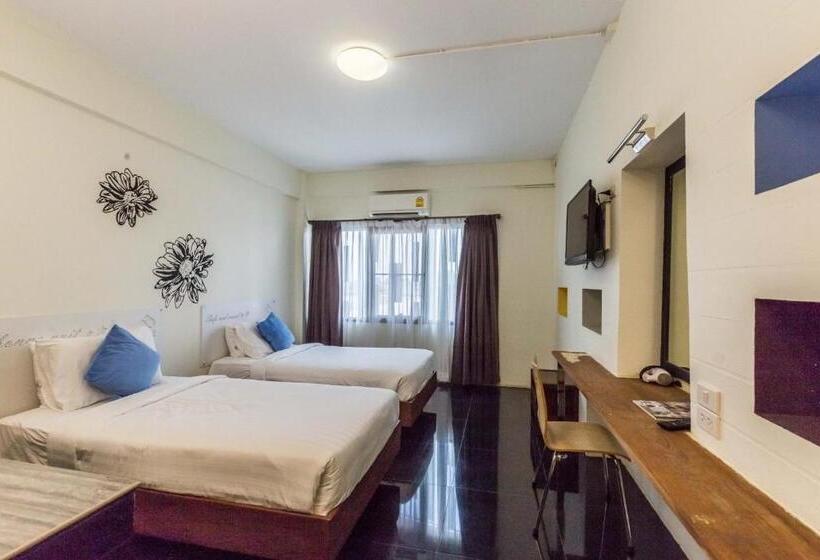 标准间, Soho Boutique