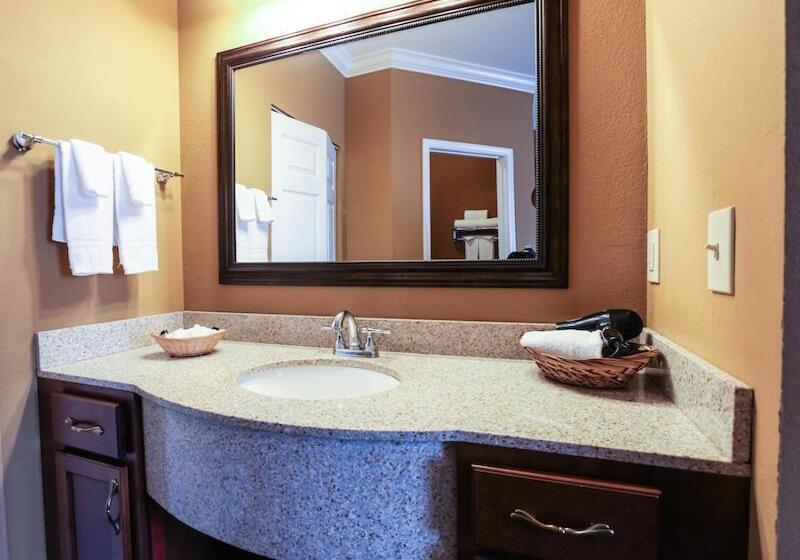 جناح سرير كينج, The Lodge At Flat Rock