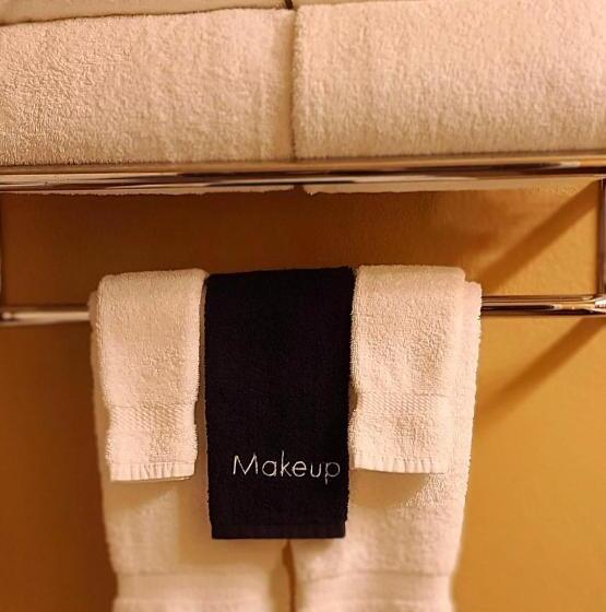 إستوديو قياسى, The Lodge At Flat Rock