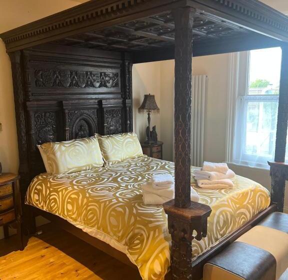 디럭스 룸, Abbey Canterbury