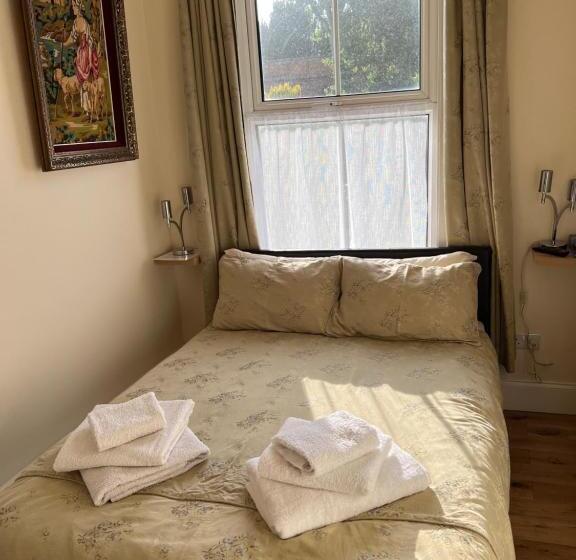 이코노미 싱글 룸, Abbey Canterbury