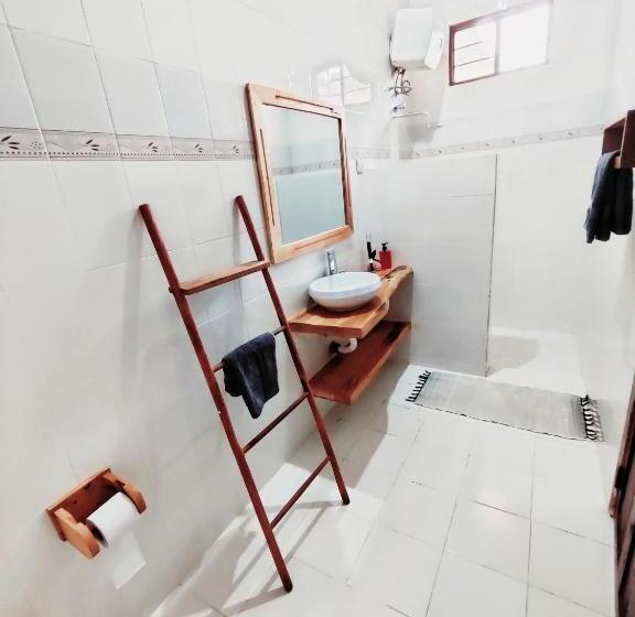 غرفة قياسية سرير كينج, Hakuna Matata Villa