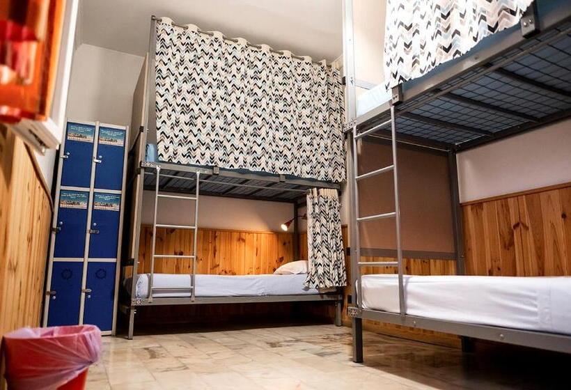 تختخواب در اتاق مشترک, Hostel Triana Backpackers