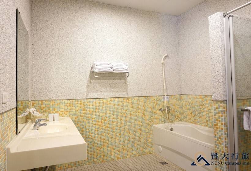 اتاق استاندارد چهار تخته, Ncnu Campus Inn暨大行旅