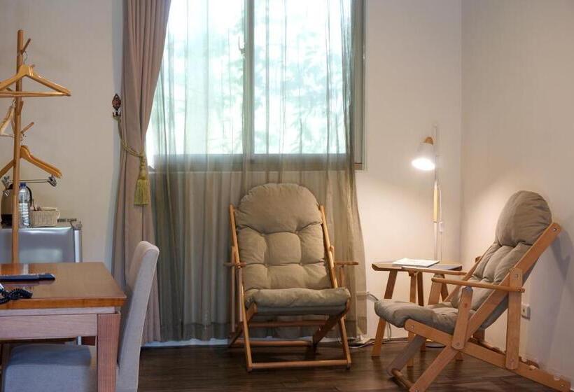 اتاق استاندارد سه نفره, Ncnu Campus Inn暨大行旅