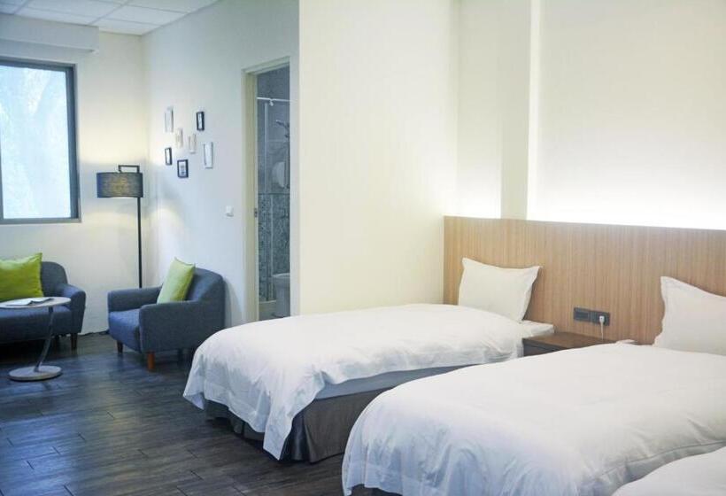 اتاق استاندارد سه نفره, Ncnu Campus Inn暨大行旅