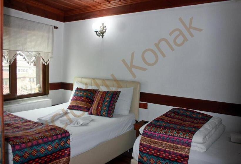 スタンダードトリプルルーム, Avcıoğlu Konak Otel