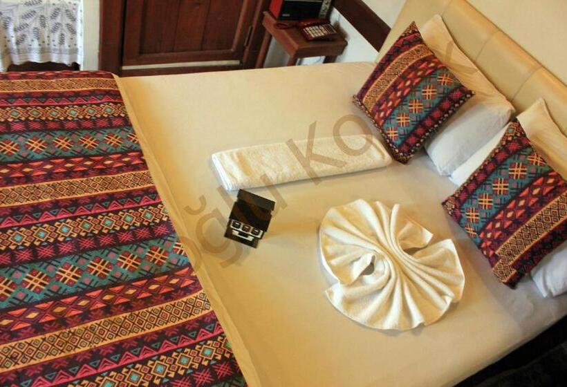 ファミリーステューディオ, Avcıoğlu Konak Otel