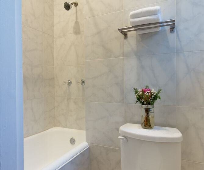 豪华套房, Broadlind